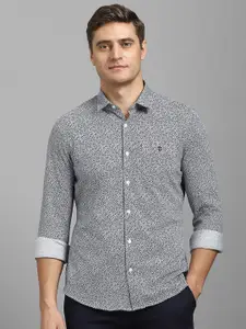 Louis Philippe Men Smart Regular Fit Spread Collar Abstract Printed Cotton Casual Shirt