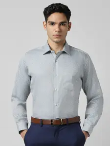 Van Heusen Men Spread Collar Textured Cotton Formal Shirt