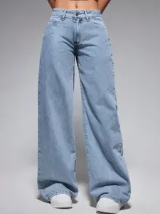 DressBerry Women Comfort Straight Fit Mid-Rise Clean Look Stretchable Jeans