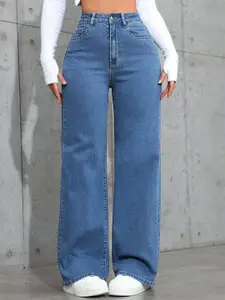 DressBerry Women Comfort Plus Size Straight Fit High-Rise Light Fade Stretchable Jeans