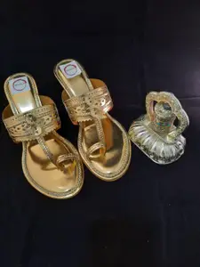 Dhaga Women Ethnic Embellished Wedge Sandals