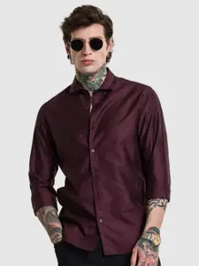 Snitch Men Smart Slim Fit Spread Collar Solid Casual Shirt