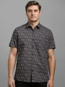 Louis Philippe Men Spread Collar Ethnic Motifs Printed Cotton Casual Shirt