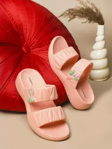 DressBerry Women Self Design Rubber Sliders