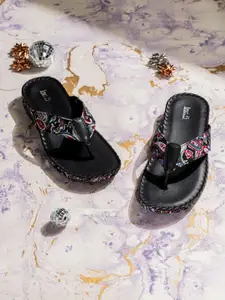 Inc 5 Women Printed T-Strap Flats