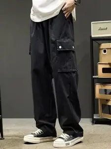 The Roadster Lifestyle Co Men Easy Wash Loose Fit Cargos