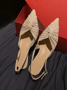 PURPLEHUNT Women Striped Slim Heeled with Tassels