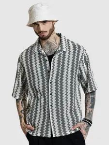 Snitch Men Relaxed Oversized Fit Chevron Striped Cuban Collar Cotton Casual Shirt