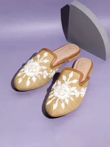 Inc 5 Women Printed Mules Flats