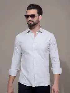 Crimsoune Club Men Classic Fit Solid Spread Collar Cotton Casual Shirt