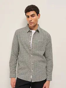 THE BEAR HOUSE Men Slim Fit Micro Checked Spread Collar Cotton Casual Shirt