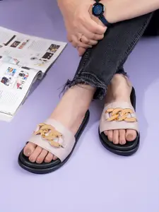 The Roadster Lifestyle Co Women Self Design Sliders