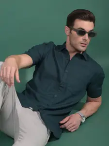 Crimsoune Club Men Classic Fit Textured Spread Collar Cotton Casual Shirt