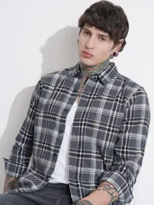 HIGHLANDER Men Comfort Relaxed Fit Checked Spread Collar Casual Shirt