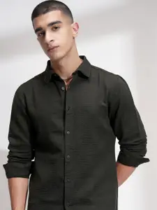 HIGHLANDER Men Comfort Fit Textured Spread Collar Casual Shirt