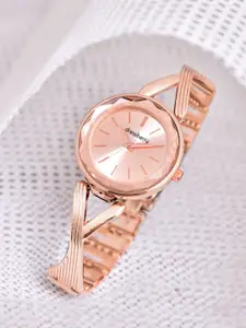 DressBerry Women Embellished Bracelet Style Straps Analogue Watch HOBDB-323-RG