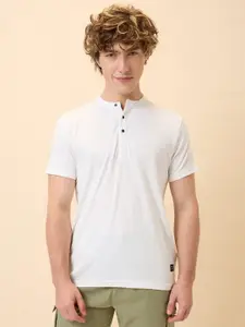 Status Quo Men Solid Henley Neck T-shirt