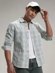 HIGHLANDER Men Comfort Fit Checked Spread Collar Casual Shirt