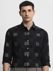 Mufti Men Slim Fit Checked Spread Collar Cotton Casual Shirt