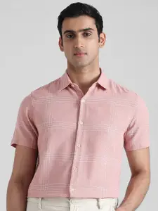 Mufti Men Slim Fit Textured Spread Collar Casual Shirt