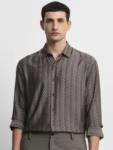 Mufti Men Slim Fit Chevron Striped Spread Collar Casual Shirt