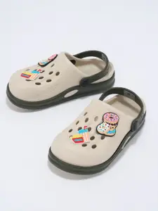 Pantaloons Junior Boys PU Clogs