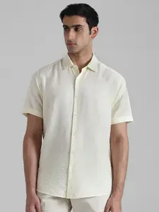 Mufti Men Slim Fit Textured Spread Collar Casual Shirt