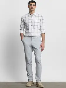 Mufti Men Slim Fit Checked Spread Collar Cotton Casual Shirt