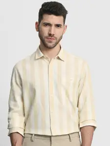 Mufti Men Slim Fit Vertical Striped Spread Collar Cotton Casual Shirt