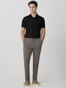 Mufti Men Slim Fit Solid Spread Collar Casual Shirt