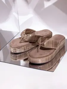 Inc 5 Women Printed  Flatform Sandals