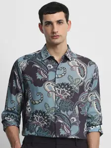 Mufti Men Slim Fit Ethnic Motifs Printed Spread Collar Casual Shirt