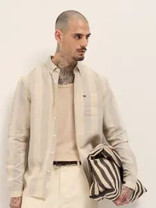 THE BEAR HOUSE Men Slim Fit Textured Button-Down Collar Casual Shirt