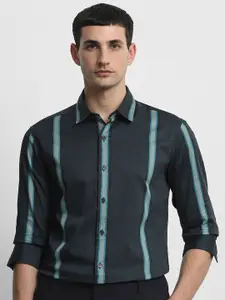 Mufti Men Slim Fit Vertical Striped Spread Collar Cotton Casual Shirt