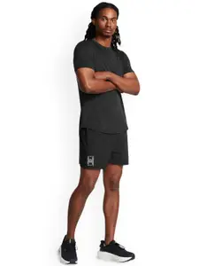 UNDER ARMOUR Launch Men Slim Fit Mid Rise Shorts