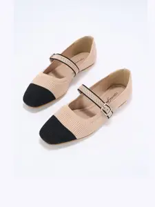 Forever Glam by Pantaloons Women Fashion Mojaris