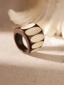 Priyaasi Women Brown Finger Ring