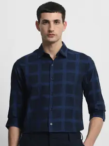Mufti Men Slim Fit Tartan Checked Spread Collar Cotton Casual Shirt