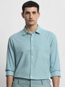 Mufti Men Slim Fit Solid Spread Collar Casual Shirt