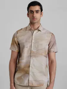 Mufti Men Slim Fit Abstract Printed Spread Collar Casual Shirt