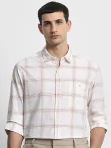 Mufti Men Slim Fit Tartan Checked Spread Collar Cotton Casual Shirt