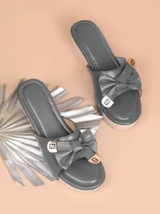 Froh Feet Woman Solid Comfort Heels Sandals With Bows