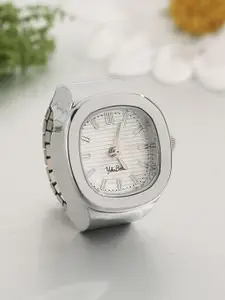 DIVASTRI Sliver-Plated Finger Ring