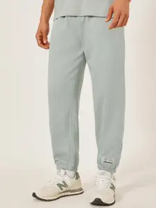 Styli Men Fleece Zipper Pocket Relaxed Badge Jogger