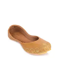 Sangria Women Embellished Round Toe Majoris