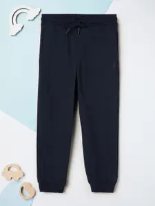 max Boys  Regular Fit Mid Rise Joggers Trousers