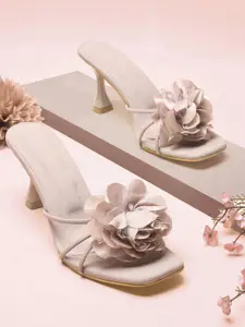 Froh Feet Women Solid Synthetic Kitten Sandals With Western Embellished