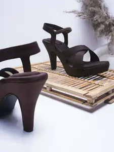 Froh Feet Women Strap Cross Ethnic Kitten Sandals