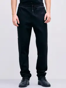 Iconic Men Mid-RiseRegular Fit Joggers