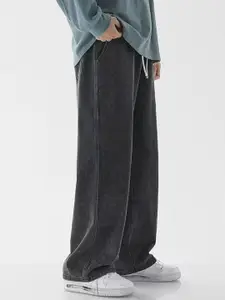 The Roadster Lifestyle Co Men Mid-Rise Jeans